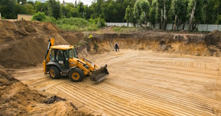 Разработка котлована Донецк стоимость за от 579 руб. м3 - заказать работы по копке и рытью котлованов | траншей